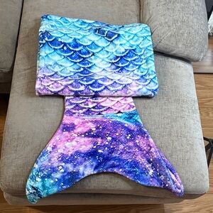 T.J.Maxx Blue and Purple Mermaid Tail Blanket